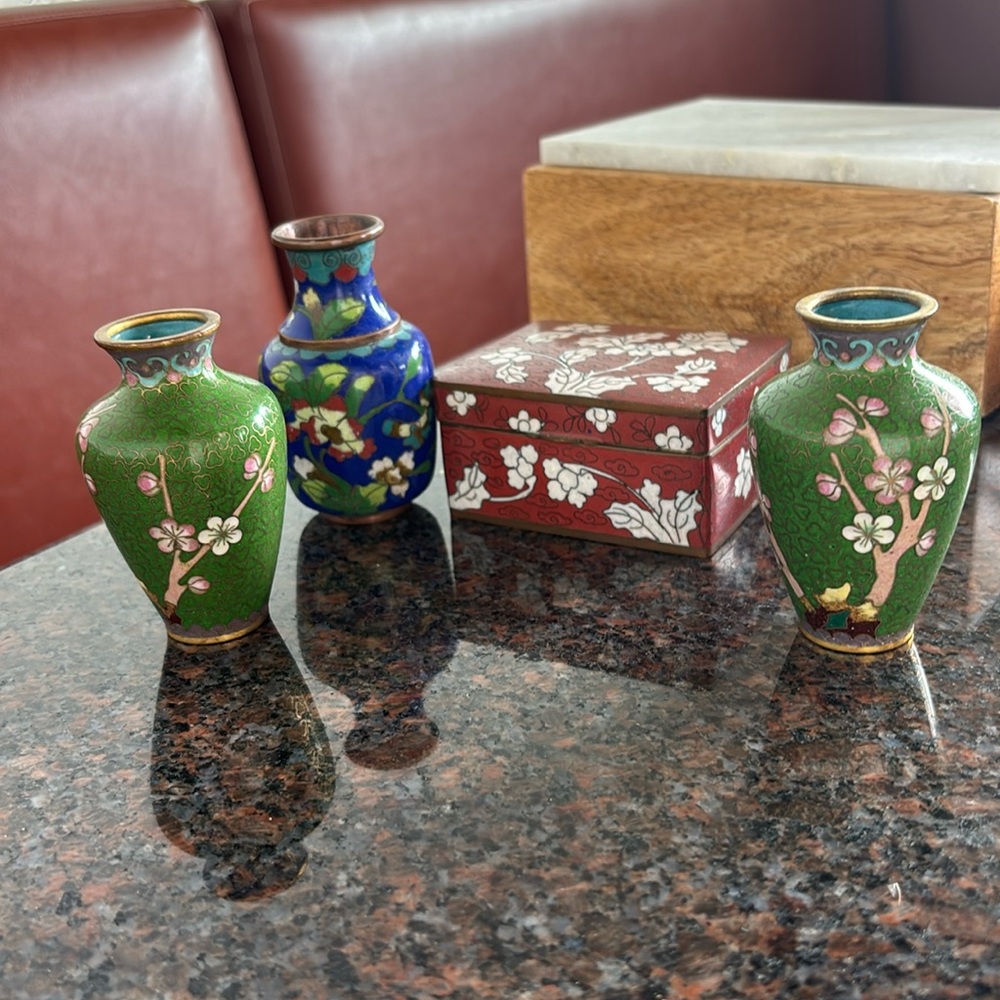 VTG metal mini vases and a box
